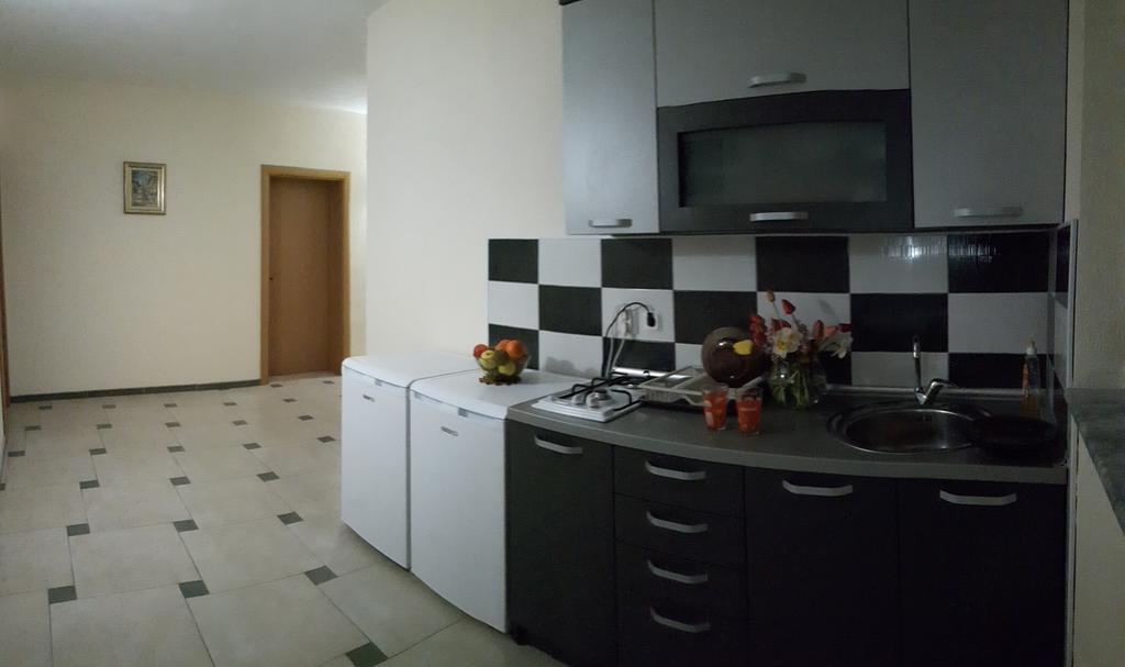 Ps Apartments - Peshtani Peštani Eksteriør bilde