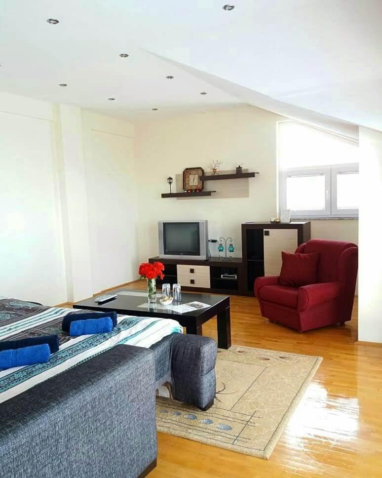 Ps Apartments - Peshtani Peštani Eksteriør bilde